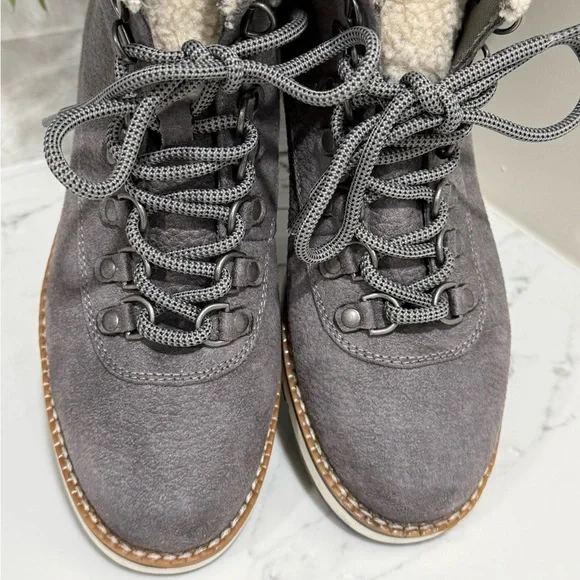 White Mountain Cozy Boots winter ankle booties Gray Like New - Picture 5 of 10